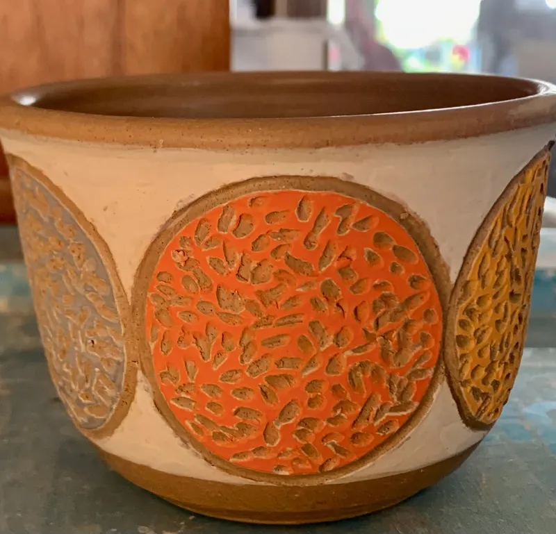 Greenware sgraffito cup